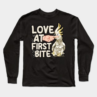 Love at first bite Quote for a Cockatoo birder Long Sleeve T-Shirt